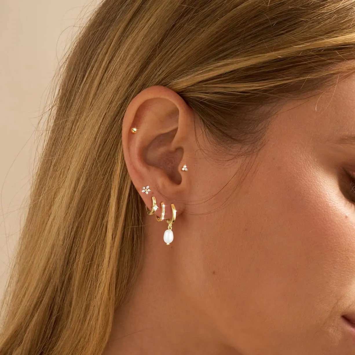 Gold/Silver Small Hoop Earrings Set for Women,14K Gold/Silver Plated Hypoallergenic Small Chunky Huggie Double Hoop Earrings For Women,Stud Earrings,Gold Pearl Dangle Hoop Earrings Set Jewelry For Gifts