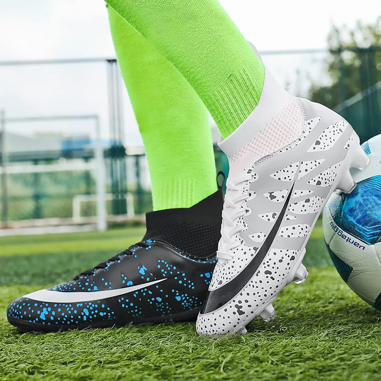 Mens Soccer Cleats Professional High-top Spikes Soccer Shoes Kids Anti-Slip Football Boots Outdoor Indoor Turf Training Football Shoes