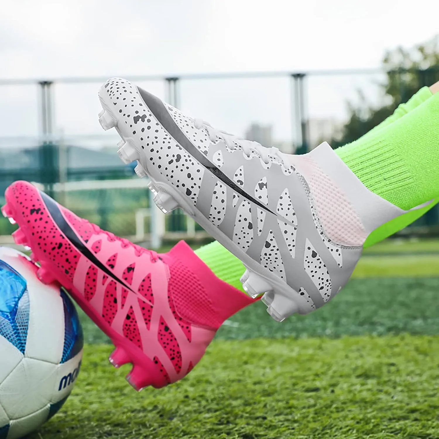 Mens Soccer Cleats Professional High-top Spikes Soccer Shoes Kids Anti-Slip Football Boots Outdoor Indoor Turf Training Football Shoes