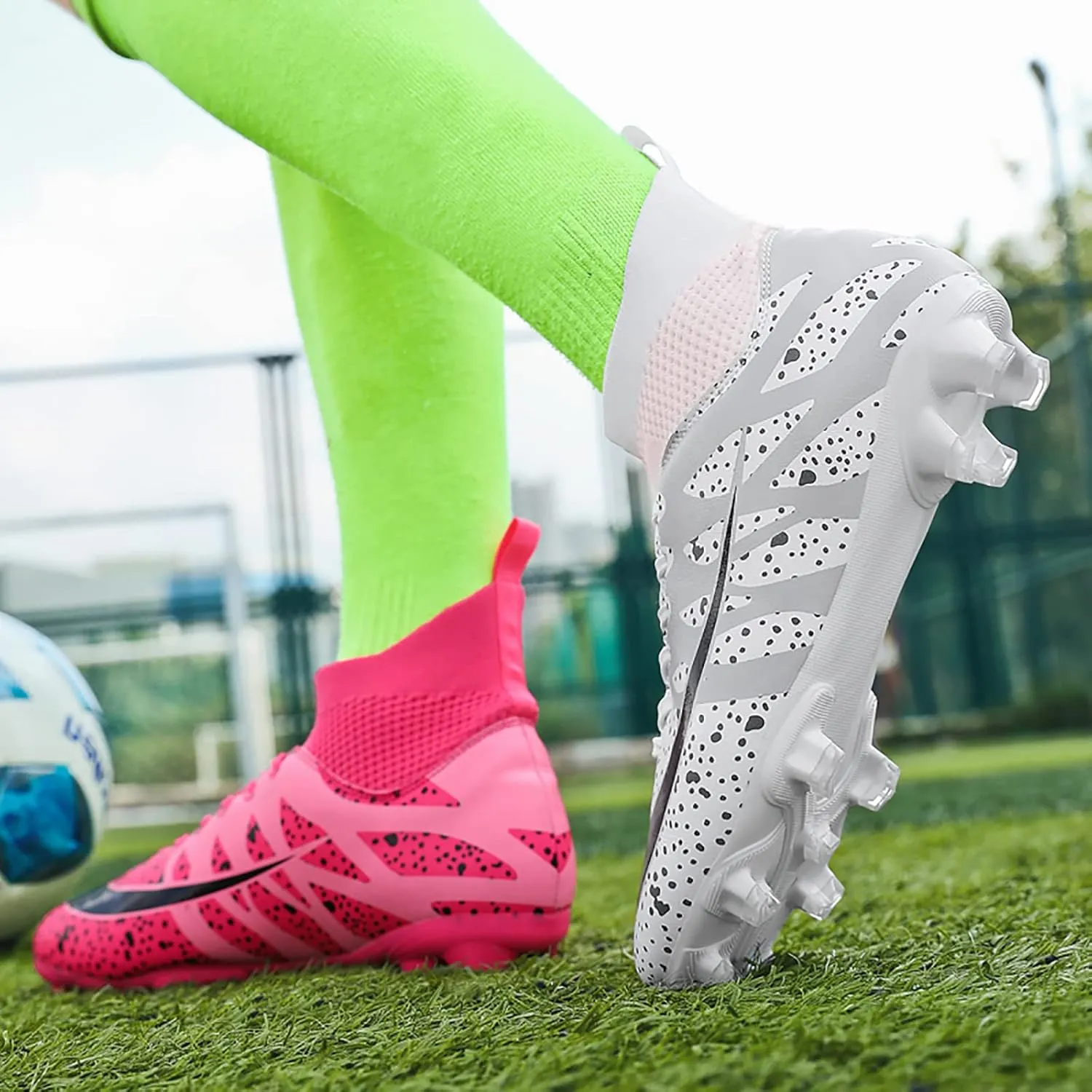Mens Soccer Cleats Professional High-top Spikes Soccer Shoes Kids Anti-Slip Football Boots Outdoor Indoor Turf Training Football Shoes