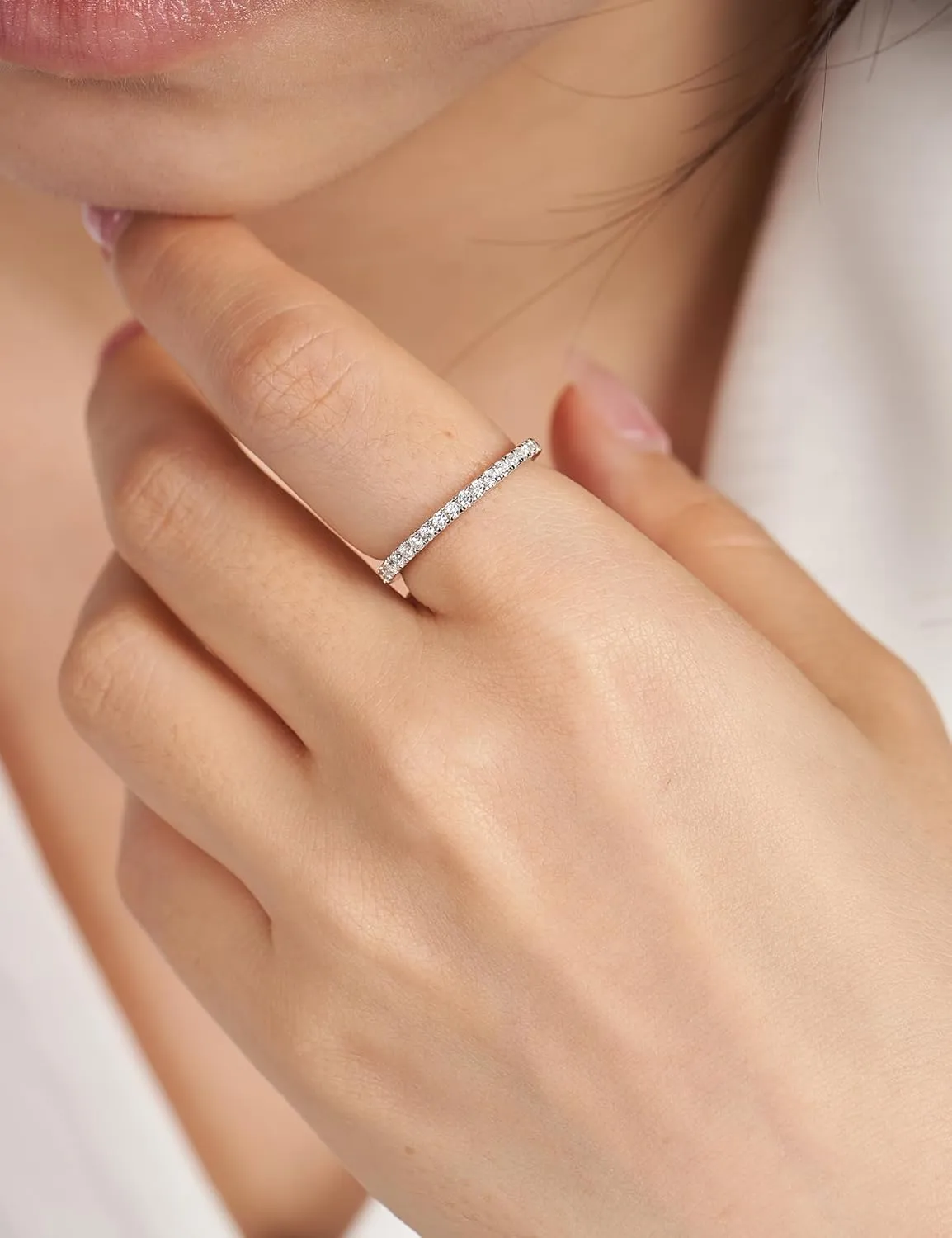 Moissanite Engagement Ring for Women Solitaire Rings with 18K White Gold Plated D Dolor Sterling Silver Engagement Ring for Women Fake Engagement Ring Promise Rings for Her