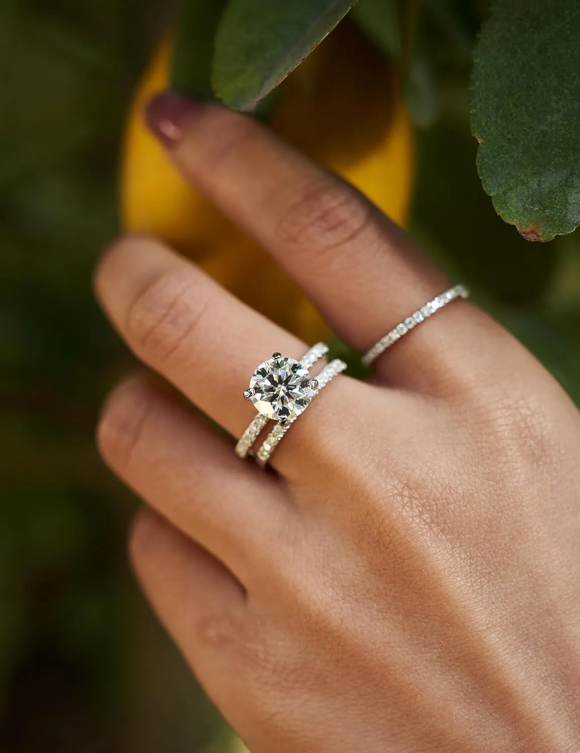 Moissanite Engagement Ring for Women Solitaire Rings with 18K White Gold Plated D Dolor Sterling Silver Engagement Ring for Women Fake Engagement Ring Promise Rings for Her
