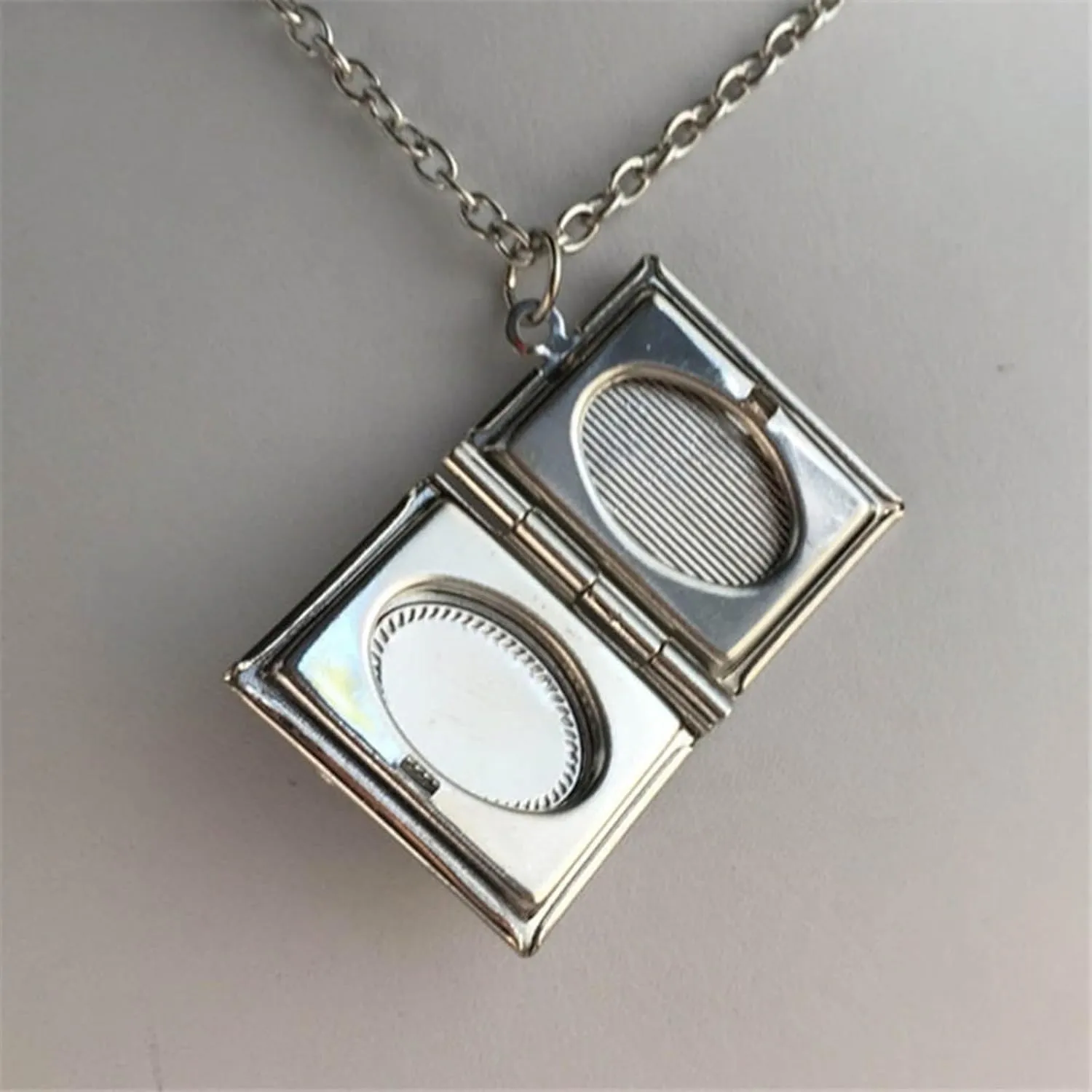 unique Gothic pendant necklace, stylish and personalized book-shaped locket pendant necklace, suitable for daily wear, dating parties